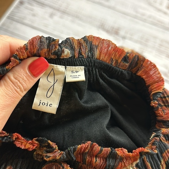 Joie smocked waist ruffle collar blouse size small - Picture 4 of 5